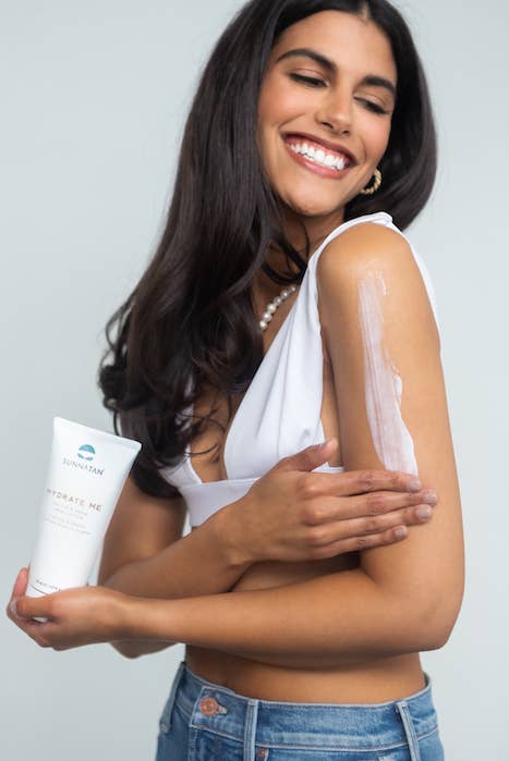 SunnaTan - Vente Autobronzants - Mitaine de bronzage Hydrate Me Gradual Tan +1