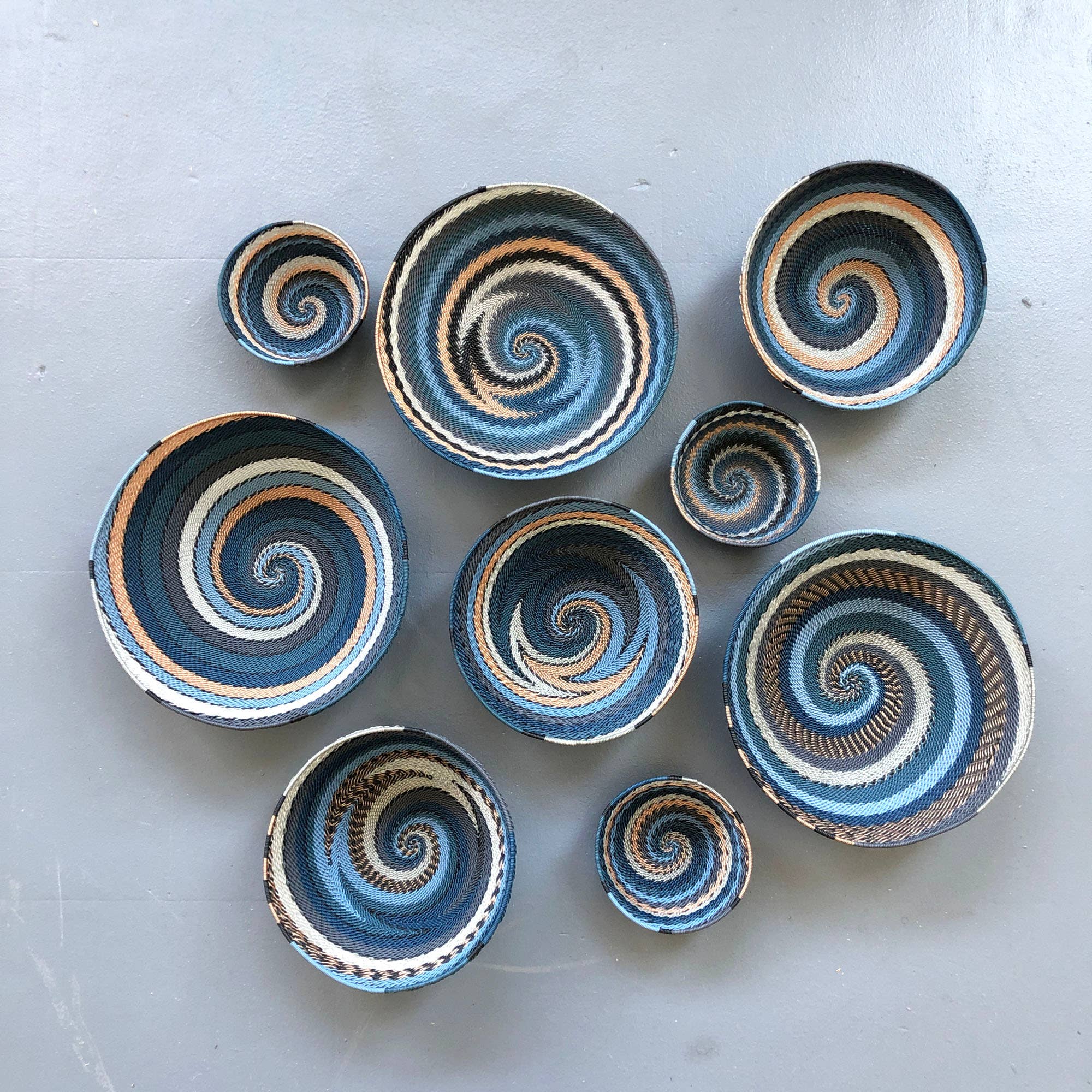 Amsha – Großhandel Dekorative Platte/Teller/Schüssel – Zulu Wire Bowl: Lichter der Stadt3