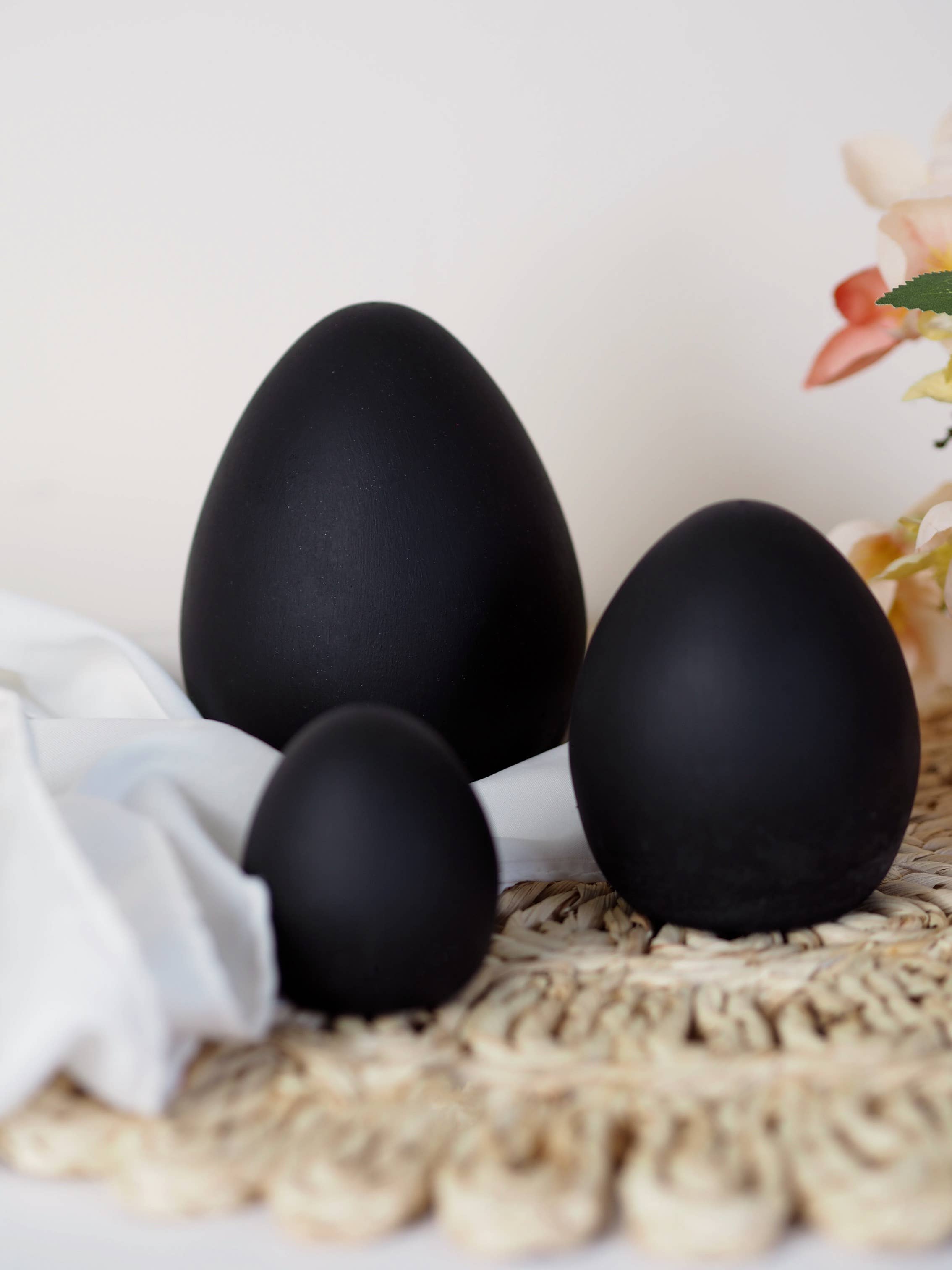 Feathered Oak – wholesale Decorative tabletop object – Concrete Eggs | Easter Decor | Spring Decor | Egg Ornament3