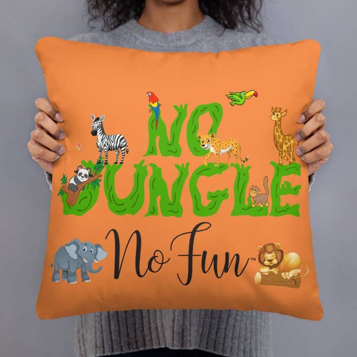 Niente giungla niente divertimento, Cuscino, Arancia per la vendita all'ingrosso da parte di No Fun Company