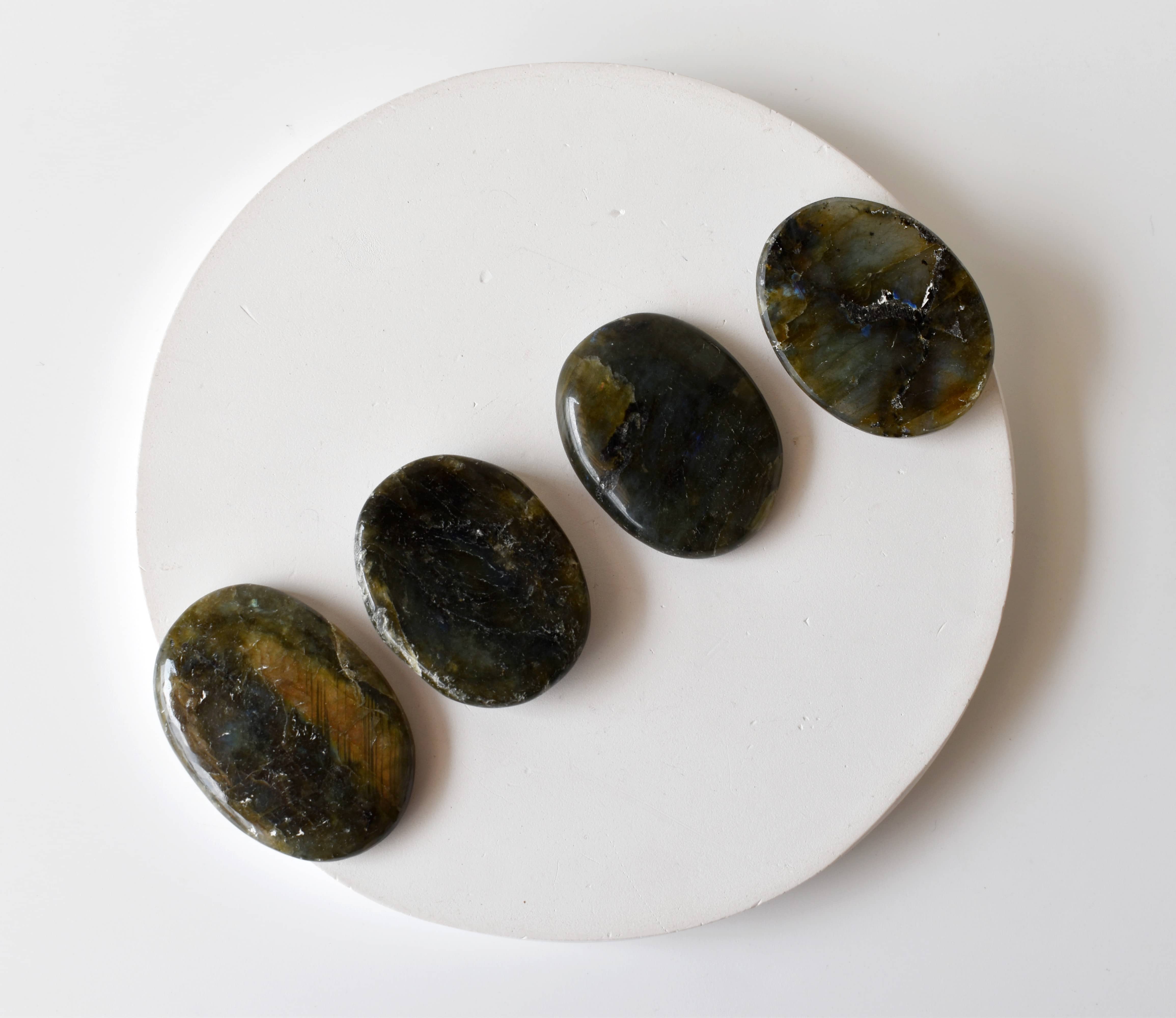 Soothing Crystals - Wholesale Spiritual stone/crystal - Palm Stones | Labradorite | Thumb Crystal | Pocket Gemstone3