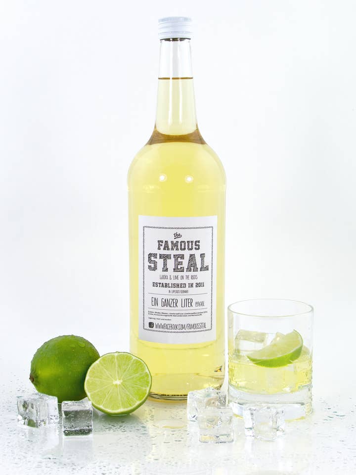 Liqueur de citron vert Famous Steal 1L 18 % vol Alc pour la vente par Bembel Gin, Private Gin, Hessisch Whisky, Superhero Spirits