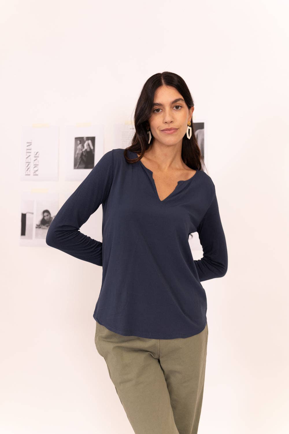 POEMS BCN - Wholesale T-shirt (Zonder tekening) - Dames - T-SHIRT MET V-HALS VAN DAZE1