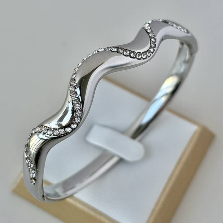 Wavy Diamond for wholesale by 3Souls Company