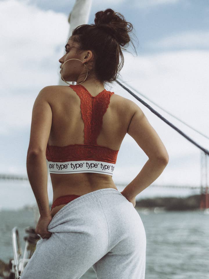 Jorden JASMINE TYPE top fra Earth for engroshandel på Faire4