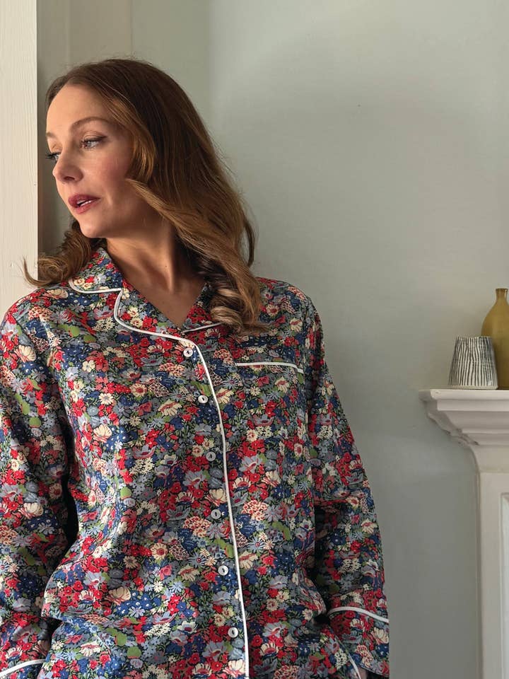 Lime Tree Design - Vendita all'ingrosso Completo pigiama - Donna - Pigiama Liberty Rosso e Blu Thorpe2