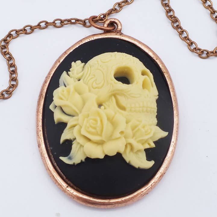 Große Halskette mit Totenkopf und Cameo für den Großhandel von Fizz