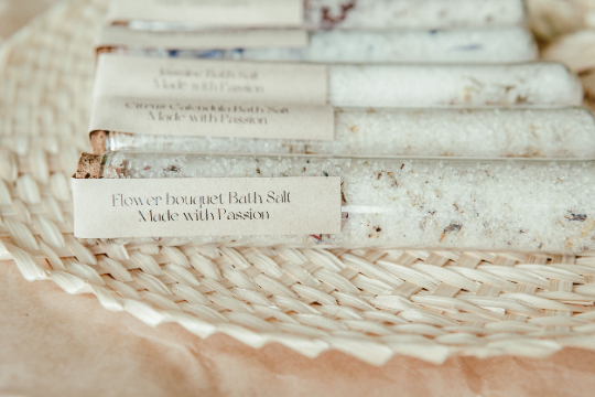 Hera By Hera Bath and Body – Engroshandel Badesalt – Floral Bliss Badesalt i Reagensglas | Julegaveidé3