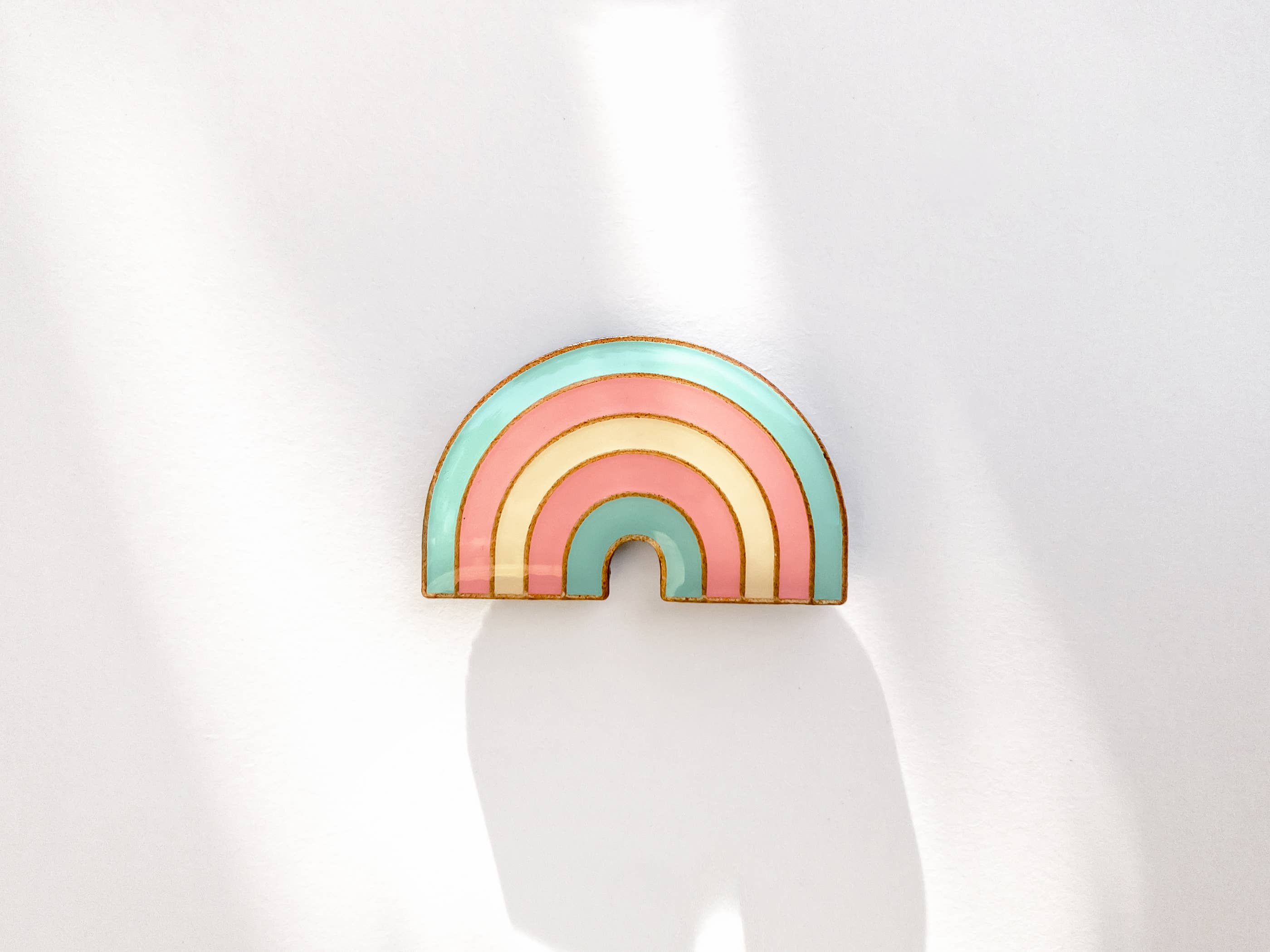 ROBNKO - Vente Épinglettes/boutons - Épinglettes arc-en-ciel Pride style rétro7