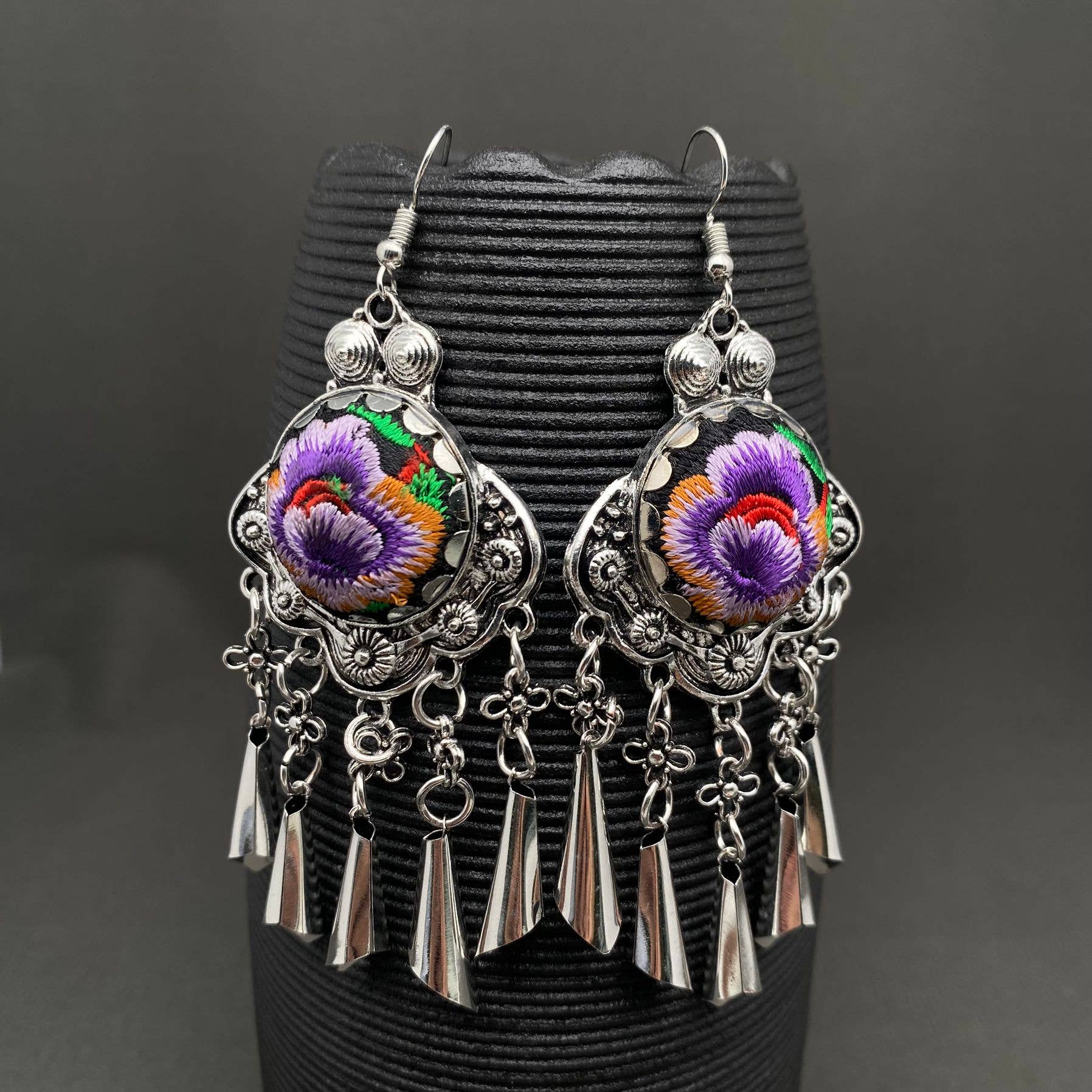 Mio Queena – wholesale Dangle earrings – Multi-style Vintage Woven Flower Pattern Ethnic Style Earrings3