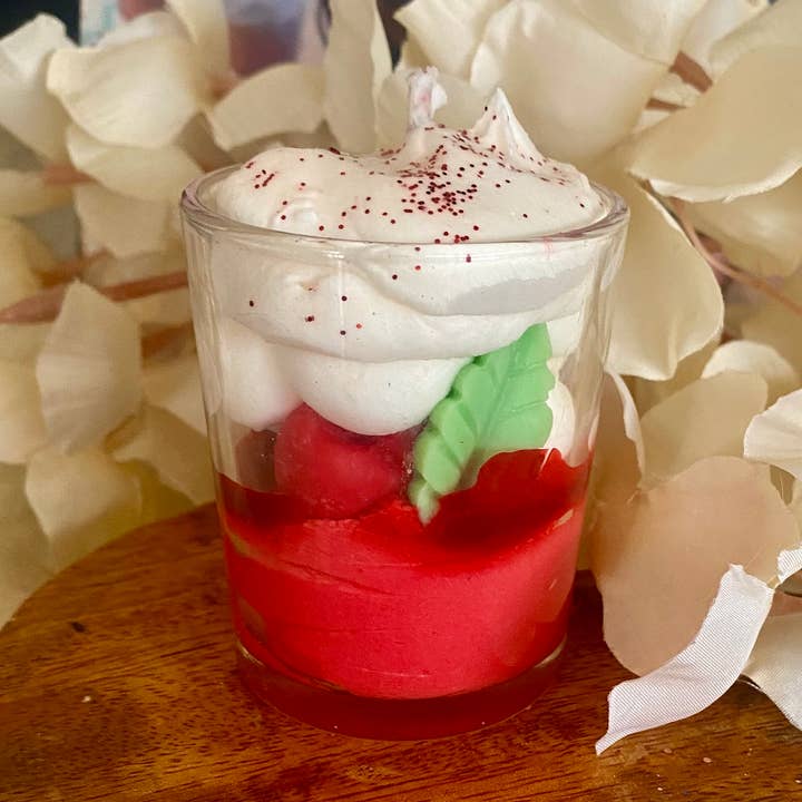 Les folies de Nicole - Wholesale Novelty candle - Explosive black cherry mini gourmet candle0