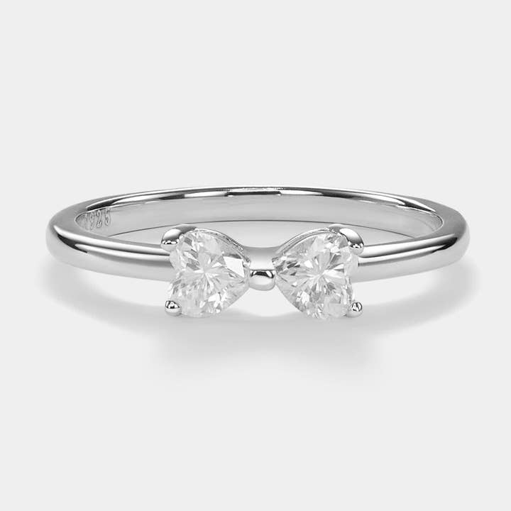 Herz-Moissanit-Schleifen-Verlobungsring in 925er Sterlingsilber für den Großhandel von Perimade & Co. LLC