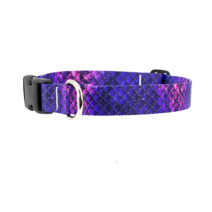 Collier pour chien en écailles de sirène violet - Fabriqué aux États-Unis pour la vente par Buttonsmith