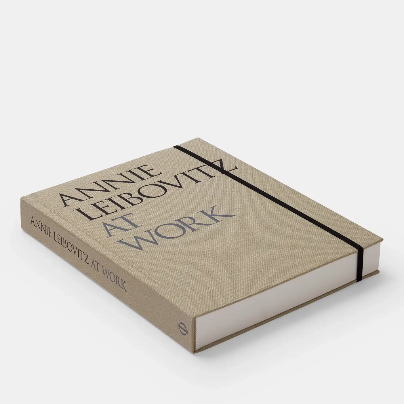 Phaidon - Wholesale Arts & Entertainment - Annie Leibovitz At Work7