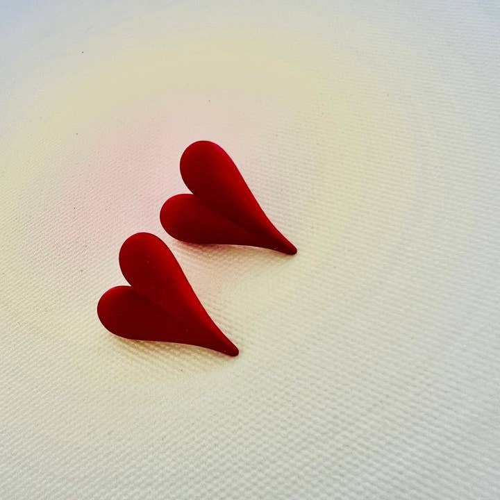 Boucles d'oreilles cœur rouge pour la vente par Pampa Mia