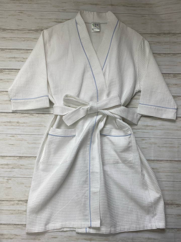 Love That Cotton - Wholesale Robe - Women's - White Waffle Robe- Seersucker Trim2