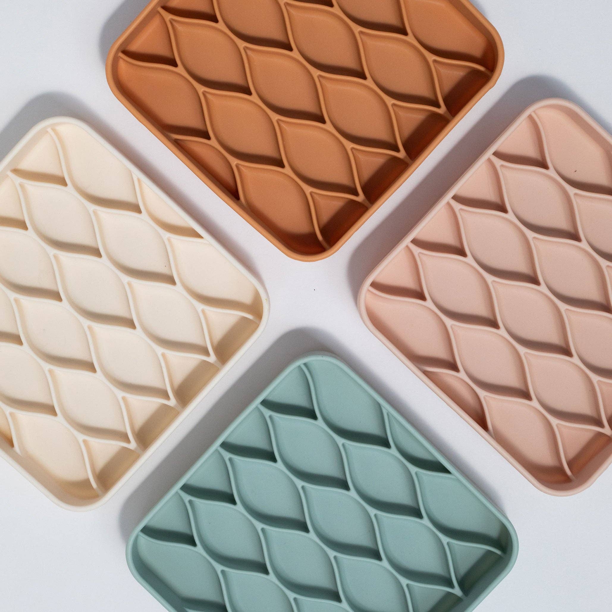 argyle slow feeder bowl - buttercream for wholesale on Faire2