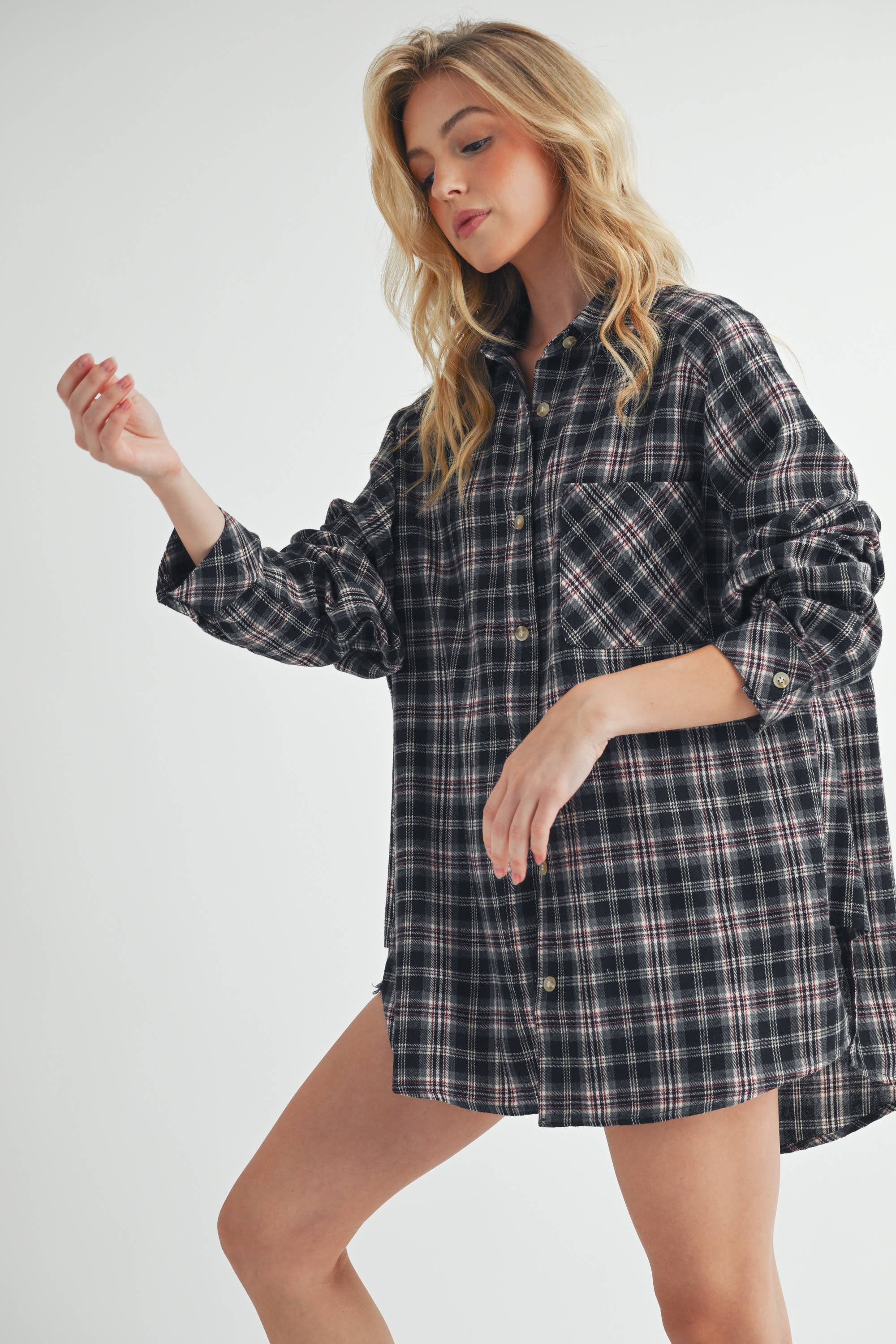 AEMI + CO – Camisa com botões no colarinho – Mulher por atacado – Camisa Flanela Xadrez Abri14