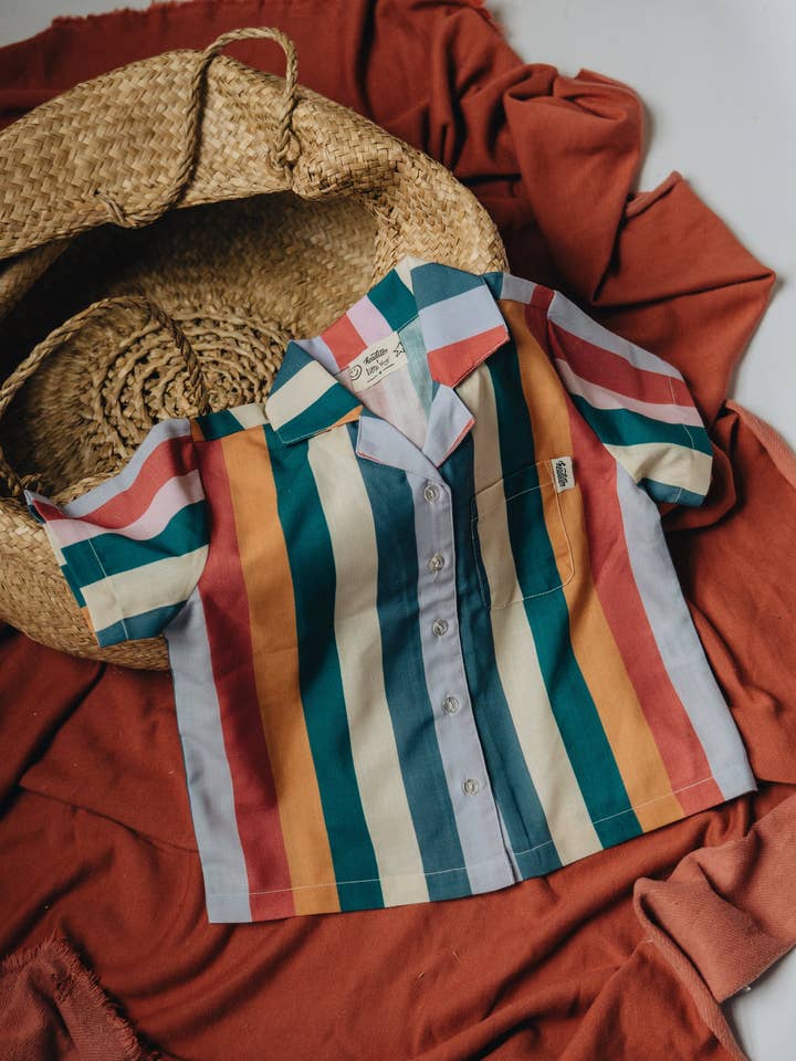 Chemise en lin à boutons Vertical Delight for wholesale by Little Yogi Company