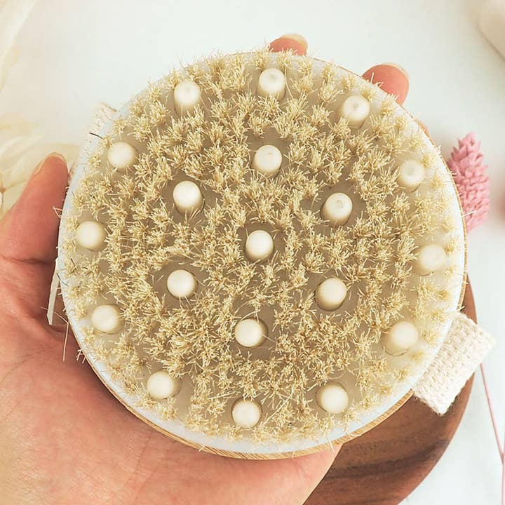 Exfoliating and massaging body brush - Feel Natural for wholesale by FRENCH TENDANCE