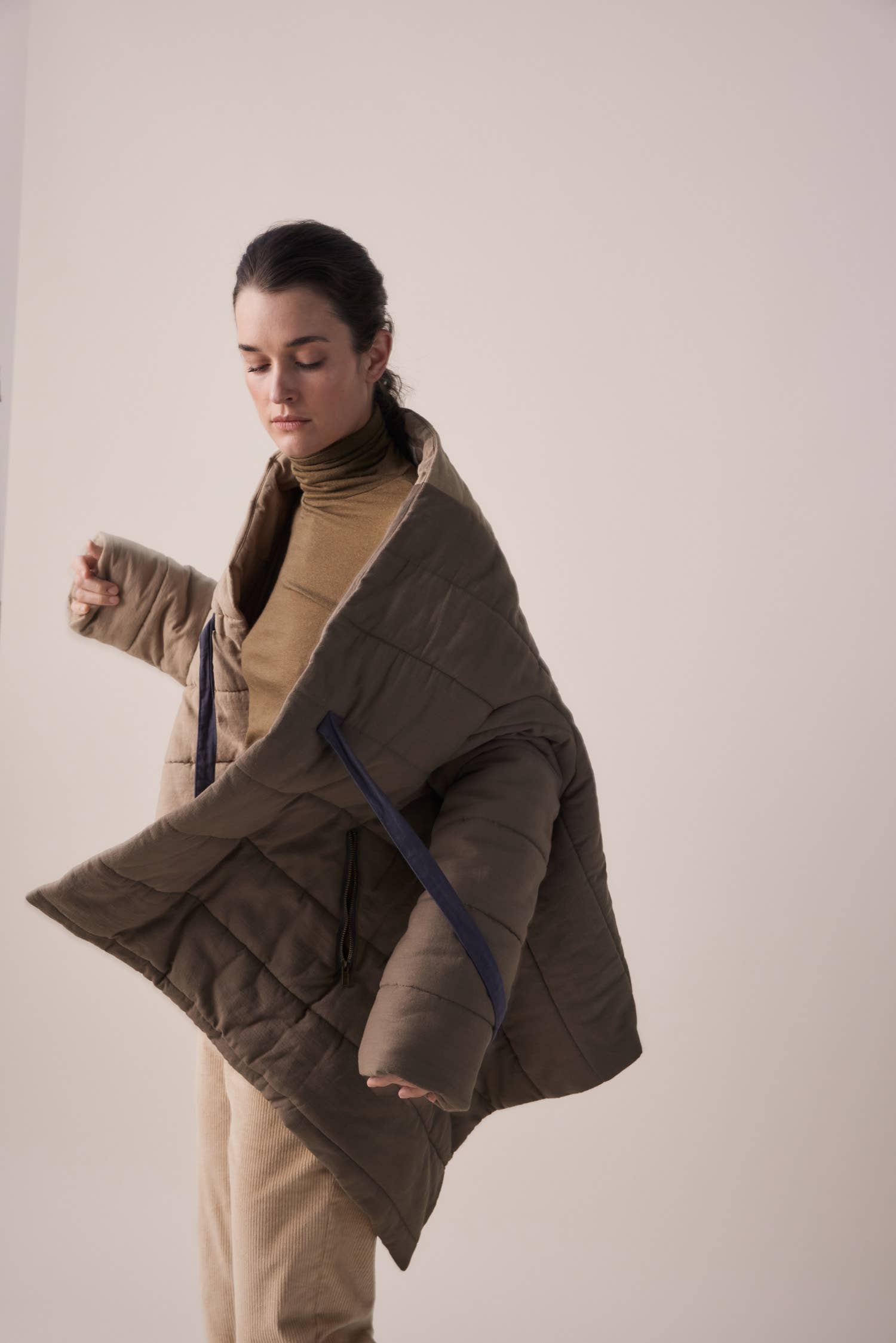 Bronze Grey Blanket quilt jacket for wholesale on Faire9