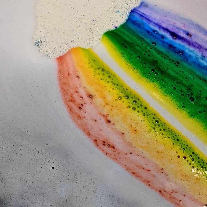 Beachy Bubbles Bath Co - Wholesale Bath Bomb/Fizz - Happy Lil' Cloud Rainbow Bath Bomb1