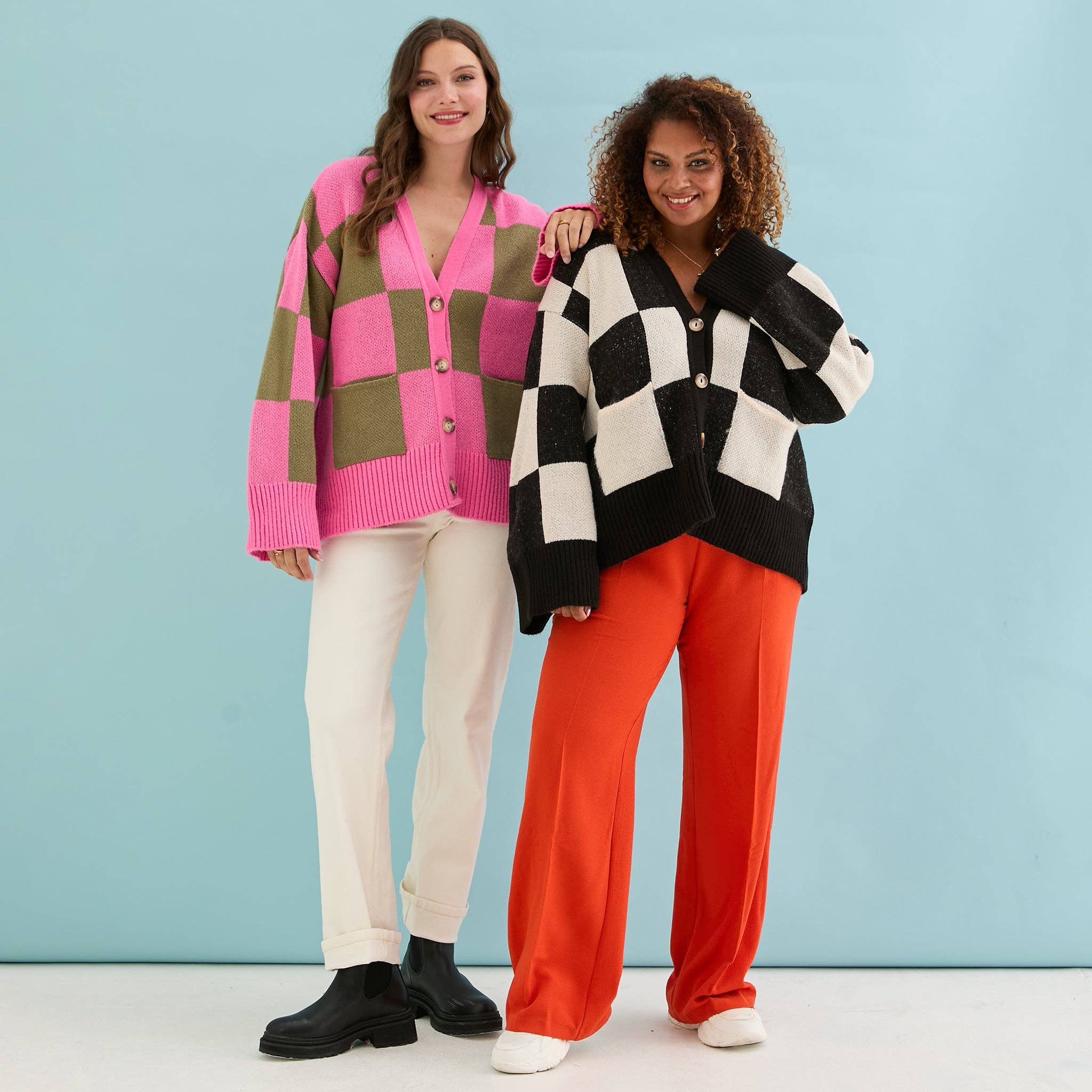 Cara & The Sky – wholesale Cardigan – Women’s – Candice Checked Oversized Chunky Cardigan - Black & White8