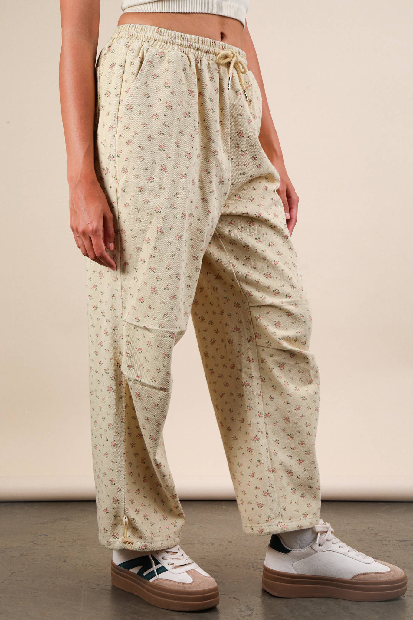 VERY J - Wholesale Pants - Women's - NP70723-Floral Printed Linen Parachute Pants8