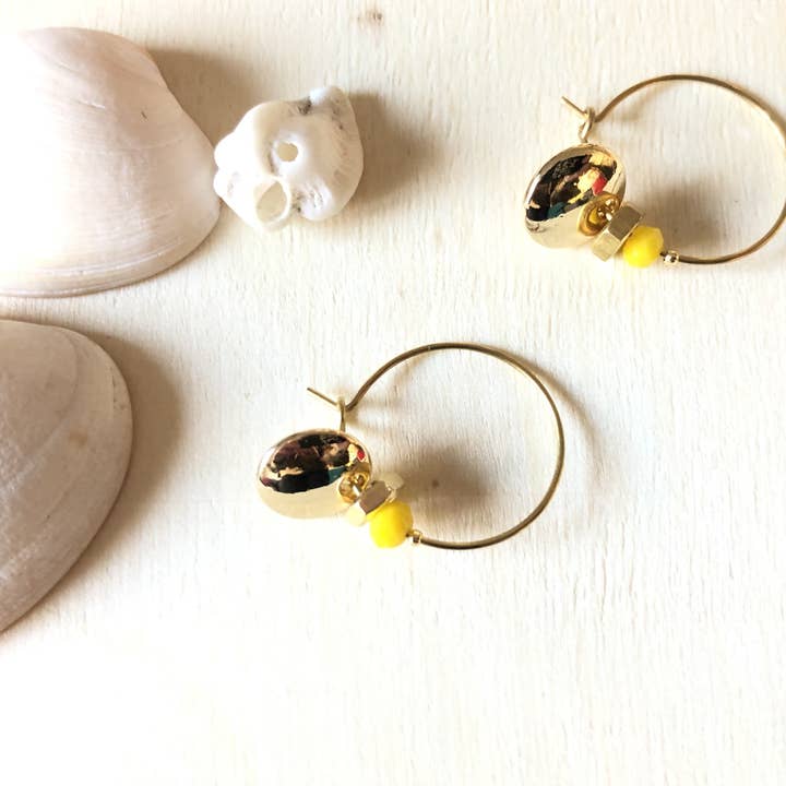 Boucles d'oreilles créoles écrous jaune Oh la la ! pour la vente par MARGAUX COQUELICOT