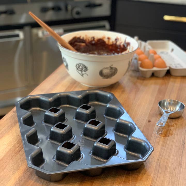 Fox Run Brands - Vente Plats de cuisson - Moule à brownies antiadhésif Bakelicious Crispy Corner, pour 12 parts