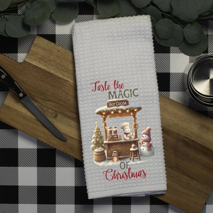 Torchon à vaisselle en tissu gaufré Hot Coco Hot Coco avec motif bonhomme de neige pour la vente par Prairie Chicken Sticker Shop & Gifts