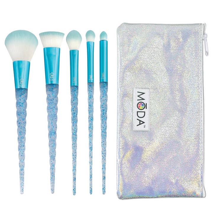 MŌDA® Mythical Frozen Flight Make-up-Pinselset, 6-teilig für den Großhandel von Royal Brush Mfg. Inc.