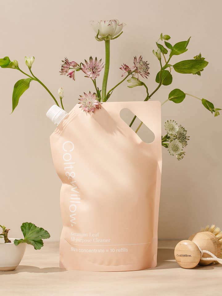 Recharge de Nettoyant Tout Usage Géranium – Poche de 1L pour la vente par Colt and Willow