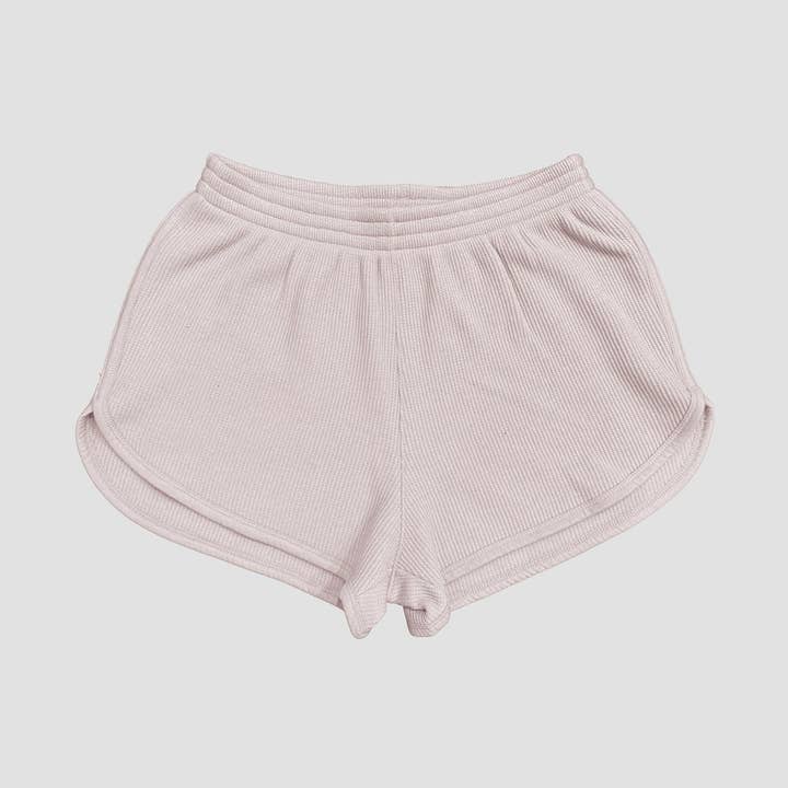 Shorts de détente à taille haute en tricot gaufré style dauphin pour la vente par The Blank Lab