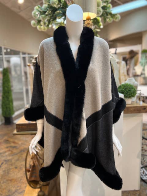 Pretty Persuasions – wholesale Cape – Women's – CP24113 Faux Fur Trim Geometrical Pattern Cape2