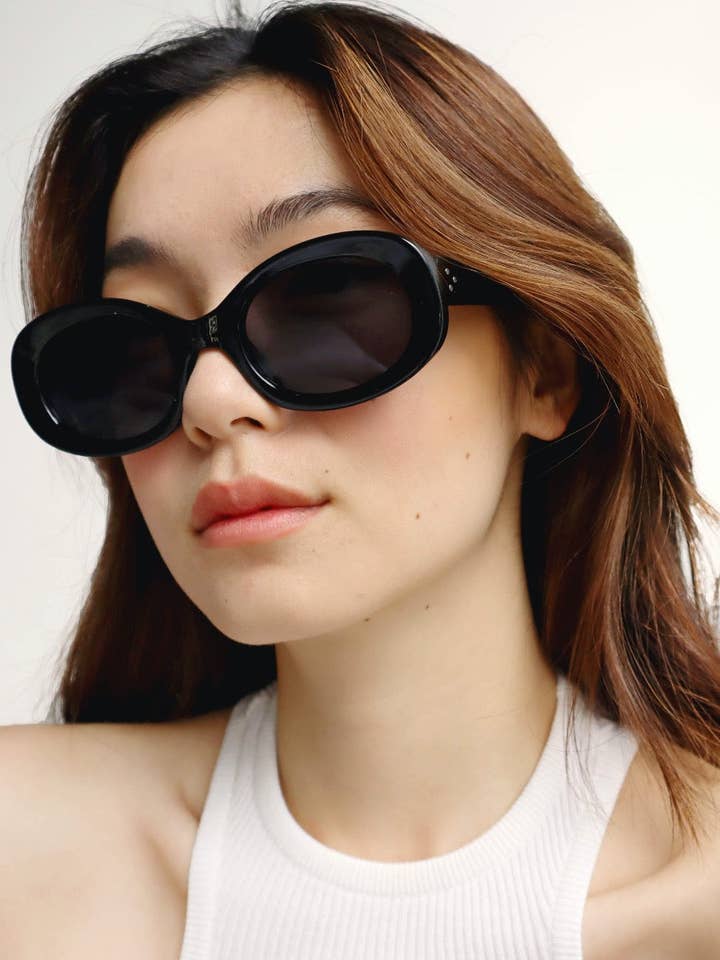 Lexie Retro Oversized Sunglasses for wholesale by Angels Whisper Accessories