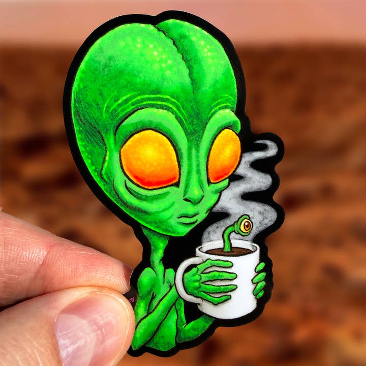 AUTOCOLLANT VINYLE : Extraterrestre amateur de café pour la vente par Ryan McCulloch Art