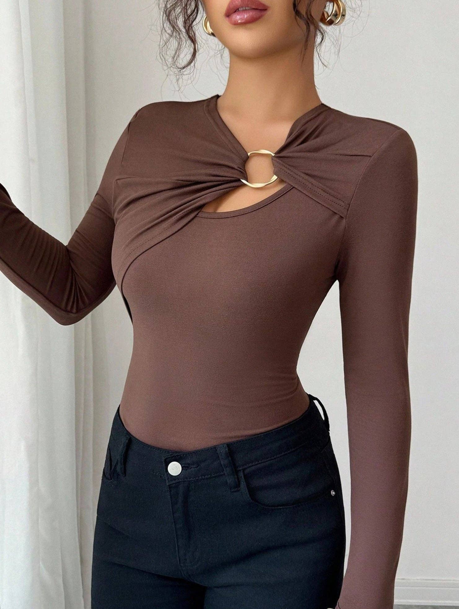 Lovenne - Wholesale Knit Top - Women's - Asymmetric cutout slim-fit top7
