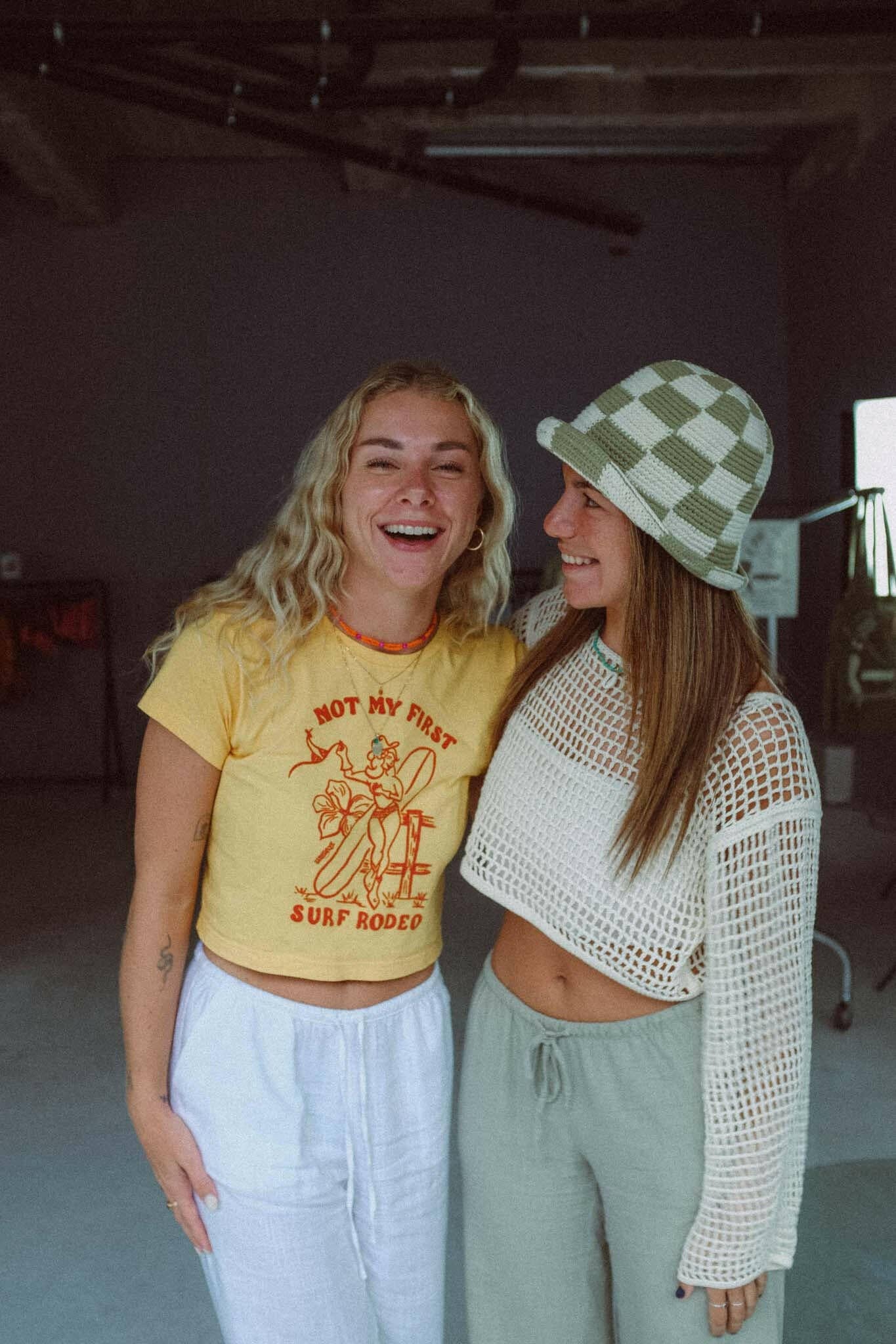 REMOVED BRAND - Vente T-shirt sérigraphié – femme - T-shirt Bébé Surf Rodeo - Jaune2