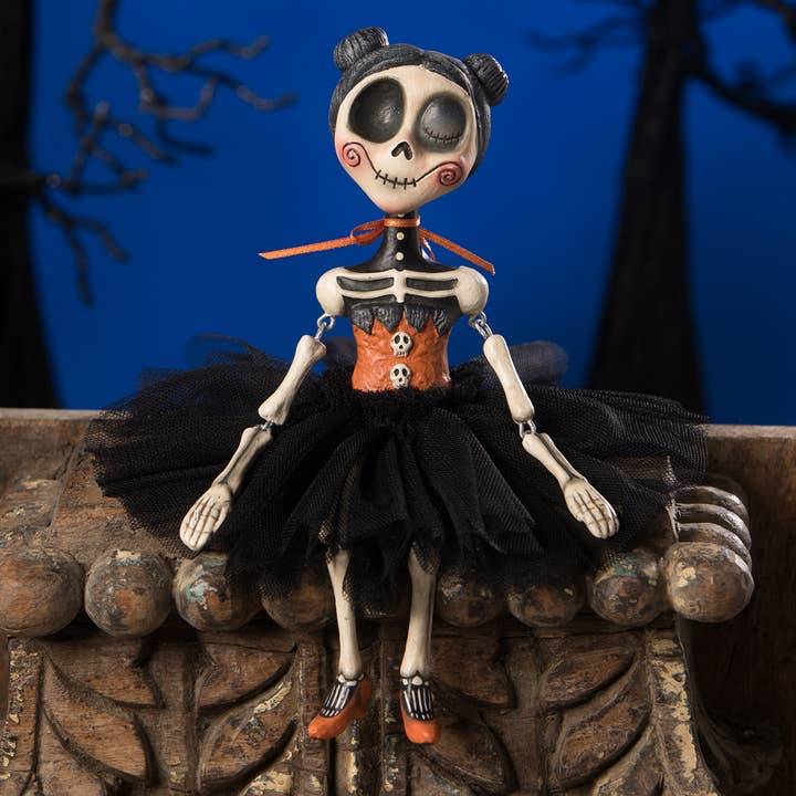 Bethany Lowe Designs - Wholesale Decorative Figurine - Vivian Skullgrave0