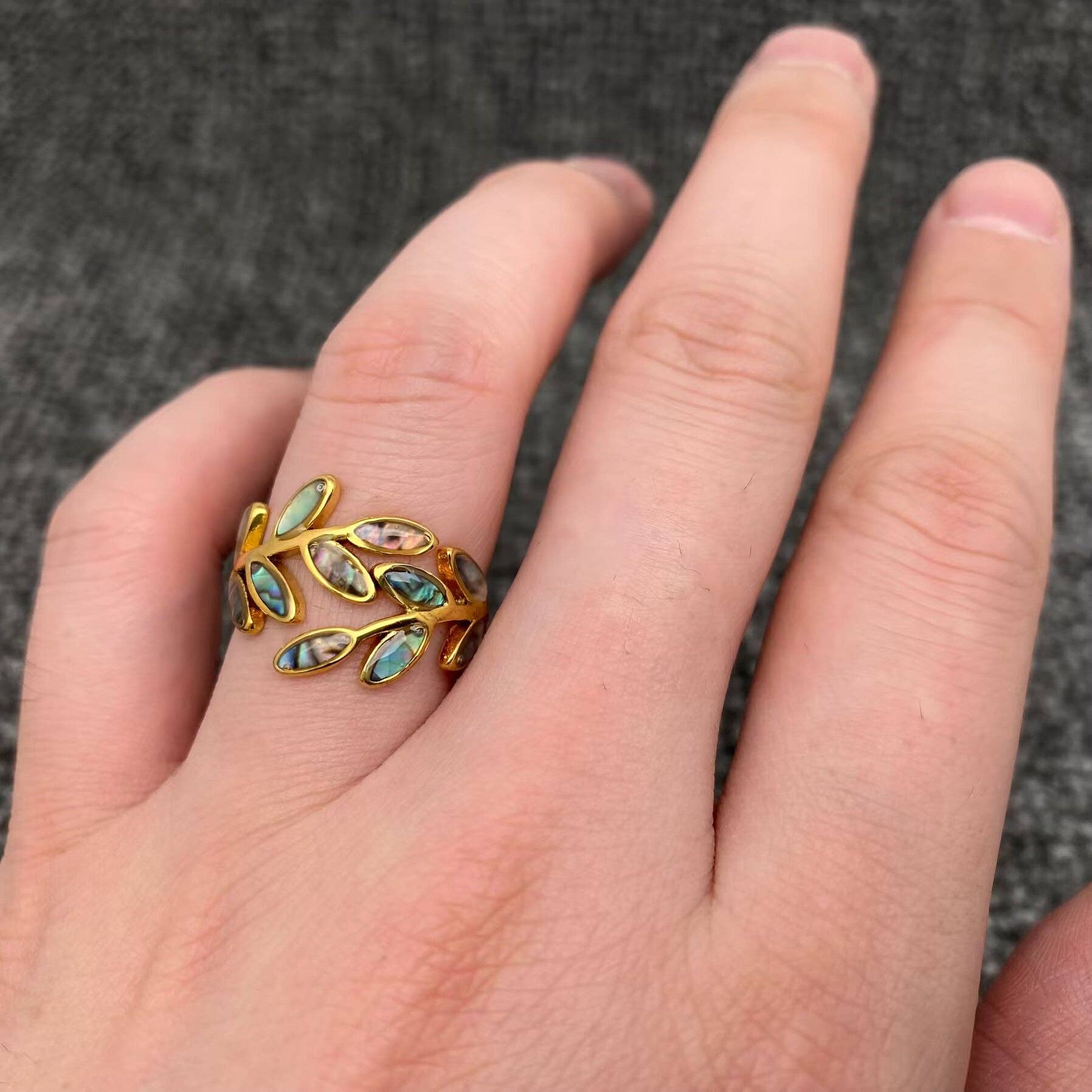Mio Queena - Wholesale Cocktail/Statement Ring - Abalone Shell Leaf Shape 18K Gold Plated S.Steel Ring - FGS1
