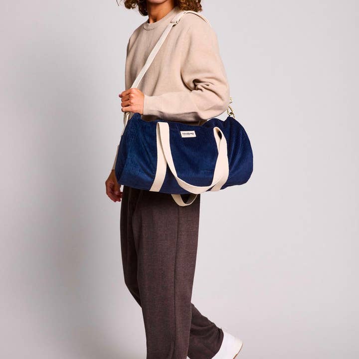 Hindbag – wholesale Weekender bag – women's – Simon Navy Velvet Duffel Bag1