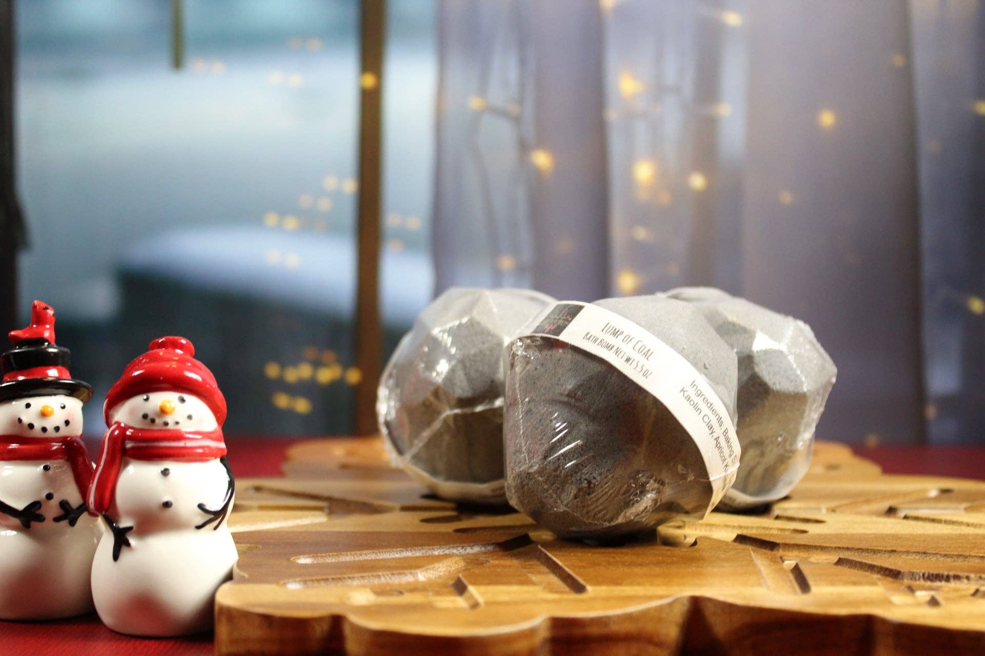 Wicked Bubbles LLC - Wholesale Bath Bomb/Fizz - Bath bomb - 5.5 oz - Lump of Coal0