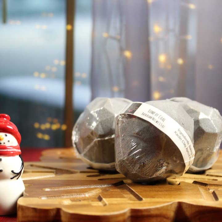 Wicked Bubbles LLC - Wholesale Bath Bomb/Fizz - Bath bomb - 5.5 oz - Lump of Coal