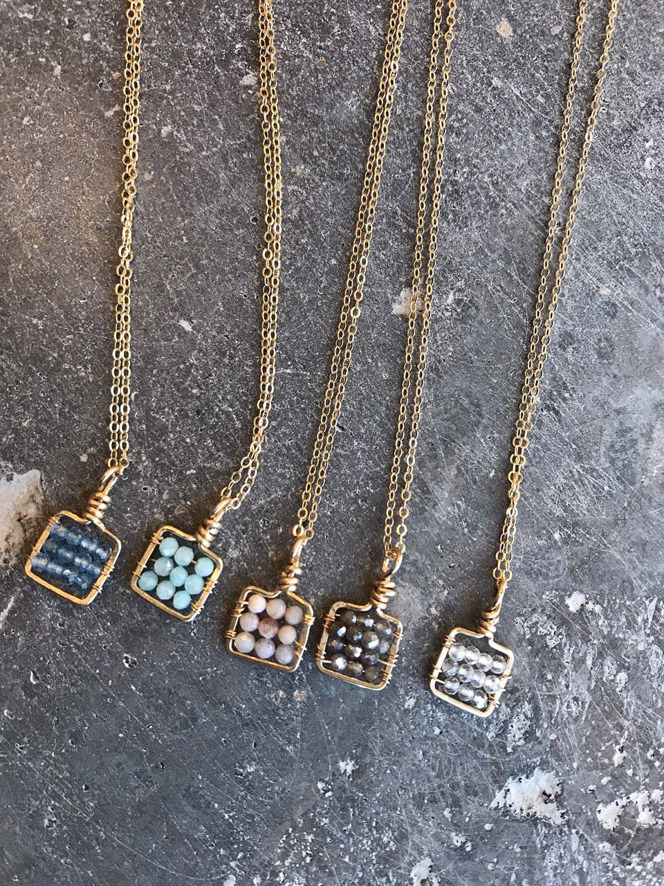 Sonya Renee Jewelry - Vendita all'ingrosso Collana con ciondolo/pendaglio - Collana Posh Micro Quadrata0