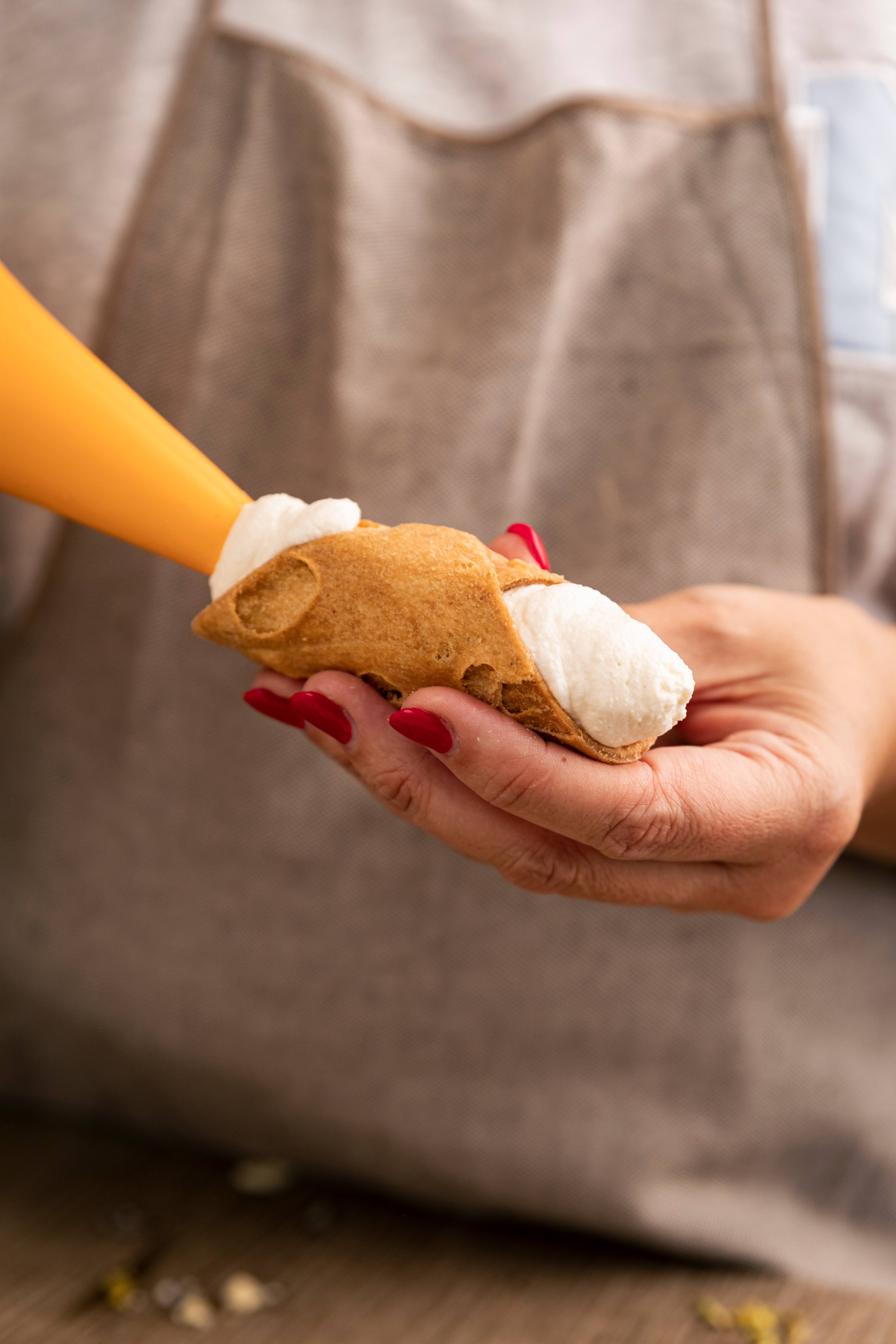 Pennisi - Cannoli di Sicilia – wholesale Biscuit – Cannoli Medium Pennisi/Pennisi Medium Cannoli Shells2