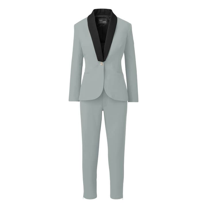 Un ensemble de costume à leggings rebelle, gris écume de mer pour la vente par Layo G