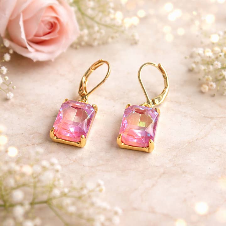 Quadratische Glasperlen Ohrhänger mit Klappverschluss für den Großhandel von StarryNYC