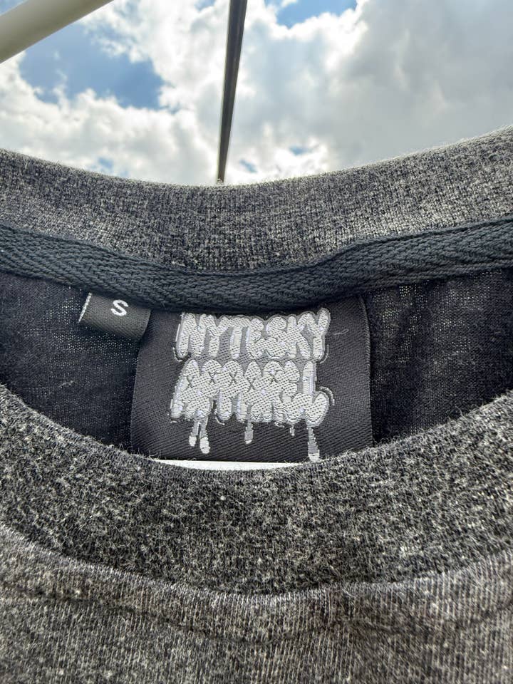 Magliette NyteSky per la vendita all'ingrosso da parte di NyteSky Apparel