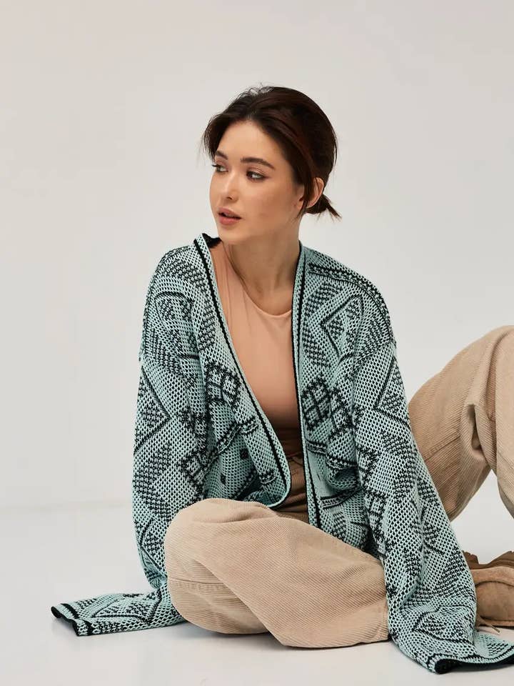 Gemütliche gestrickte Damenstrickjacke Ruta Mint für den Großhandel von Handmade Originals Ukraine